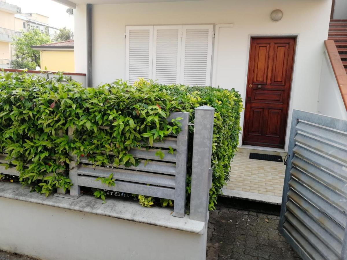 La Casa Dei Bebi Apartment การ์รารา ภายนอก รูปภาพ